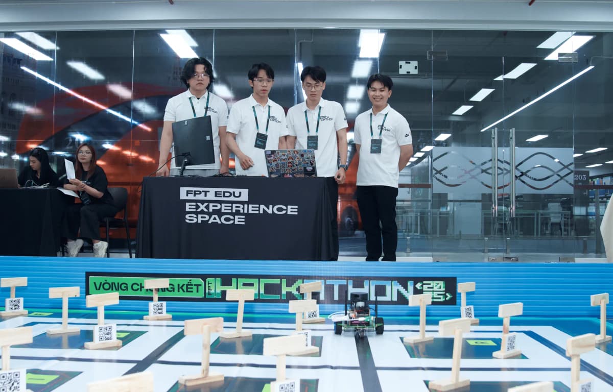 Ảnh không khí cuộc thi FPT Hackathon 2025
