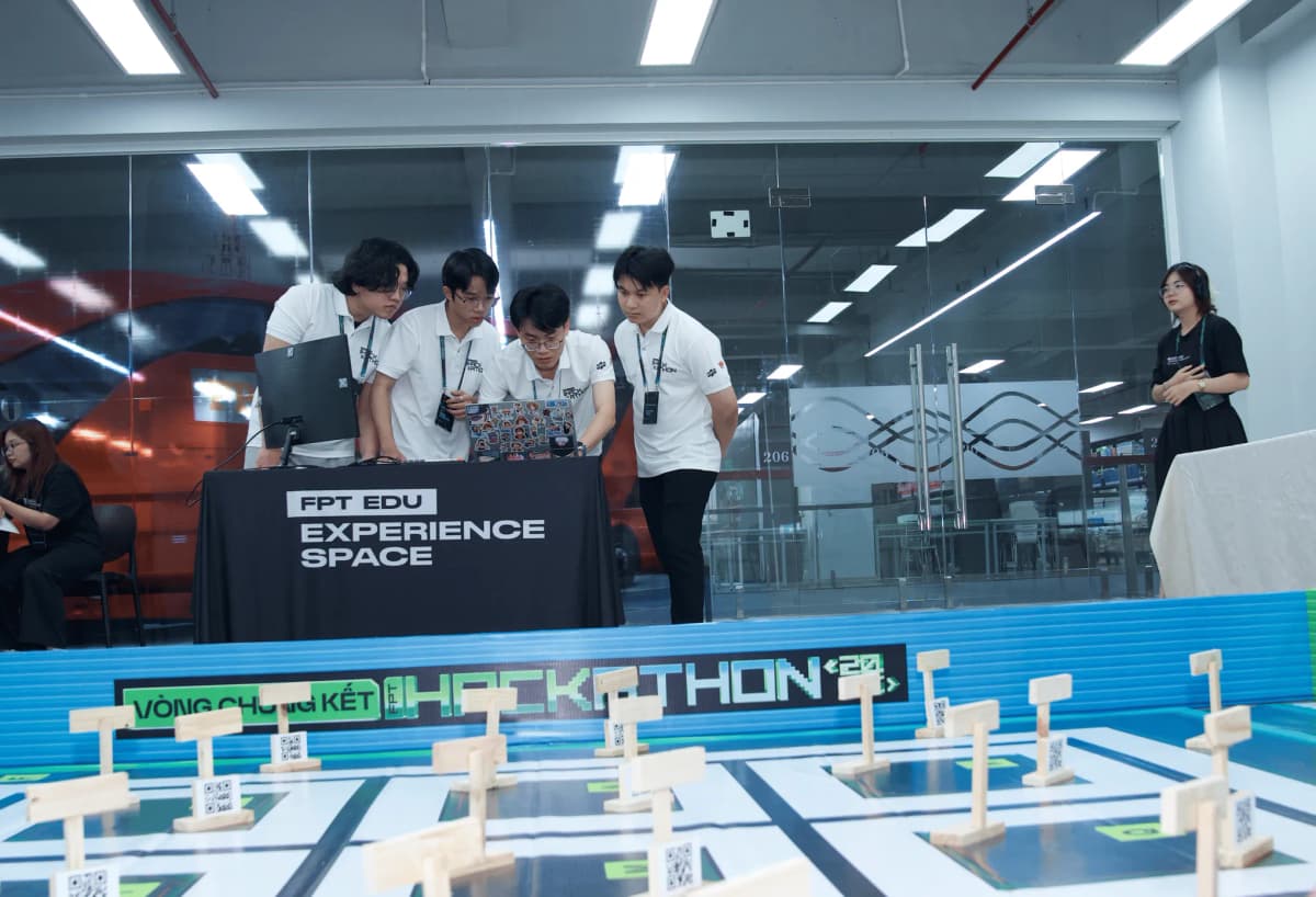 Ảnh hậu trường FPT Hackathon 2025